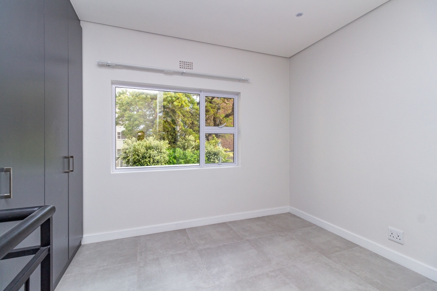 To Let 1 Bedroom Property for Rent in Sea Point Western Cape